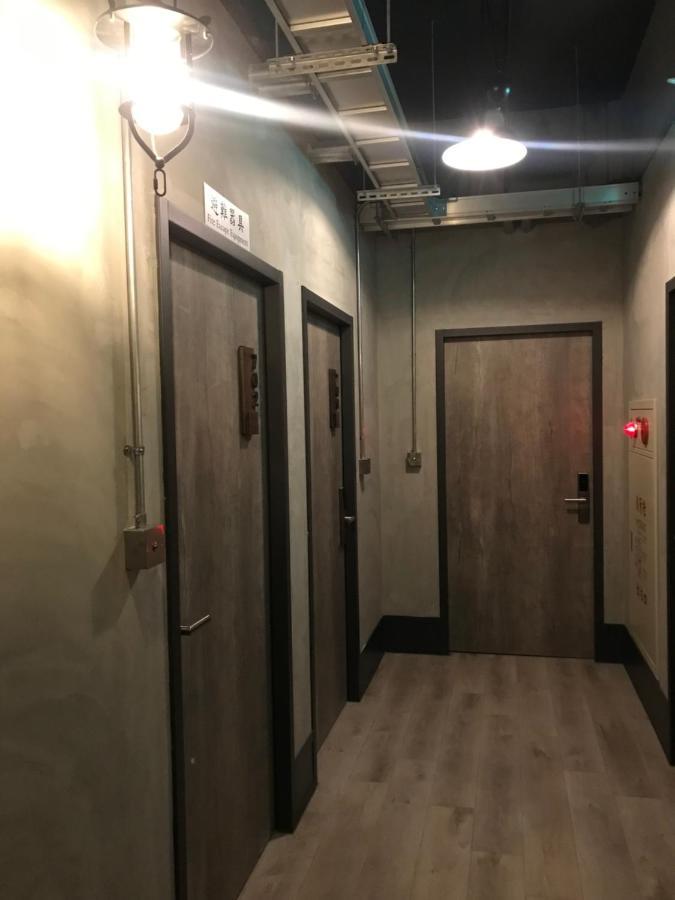 The Retro Tai-Pan Hotel Тайнан Екстериор снимка